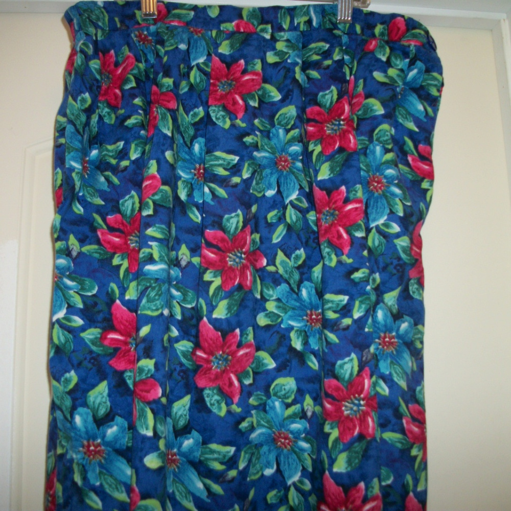 ESSENTIALS BOHO BRIGHTS TROPICAL SKIRT, 18